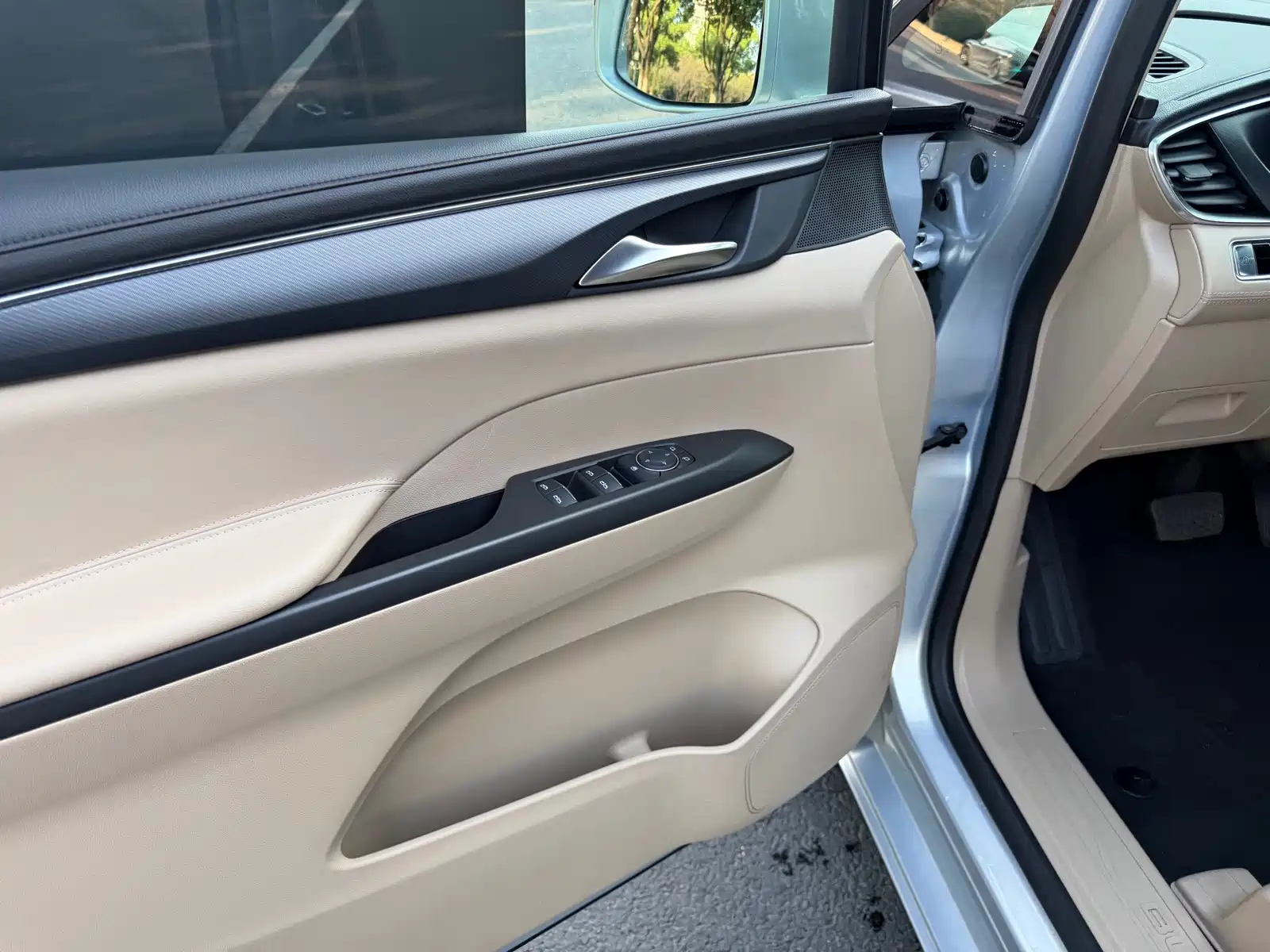 Фото 16 - Buick GL8