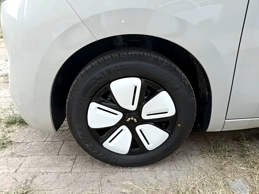 Wuling Motors Hongguang MINIEV 2026 2025 4-Door Advanced