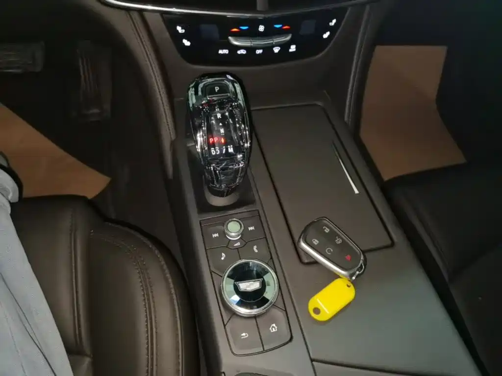Фото 14 - Cadillac CT6