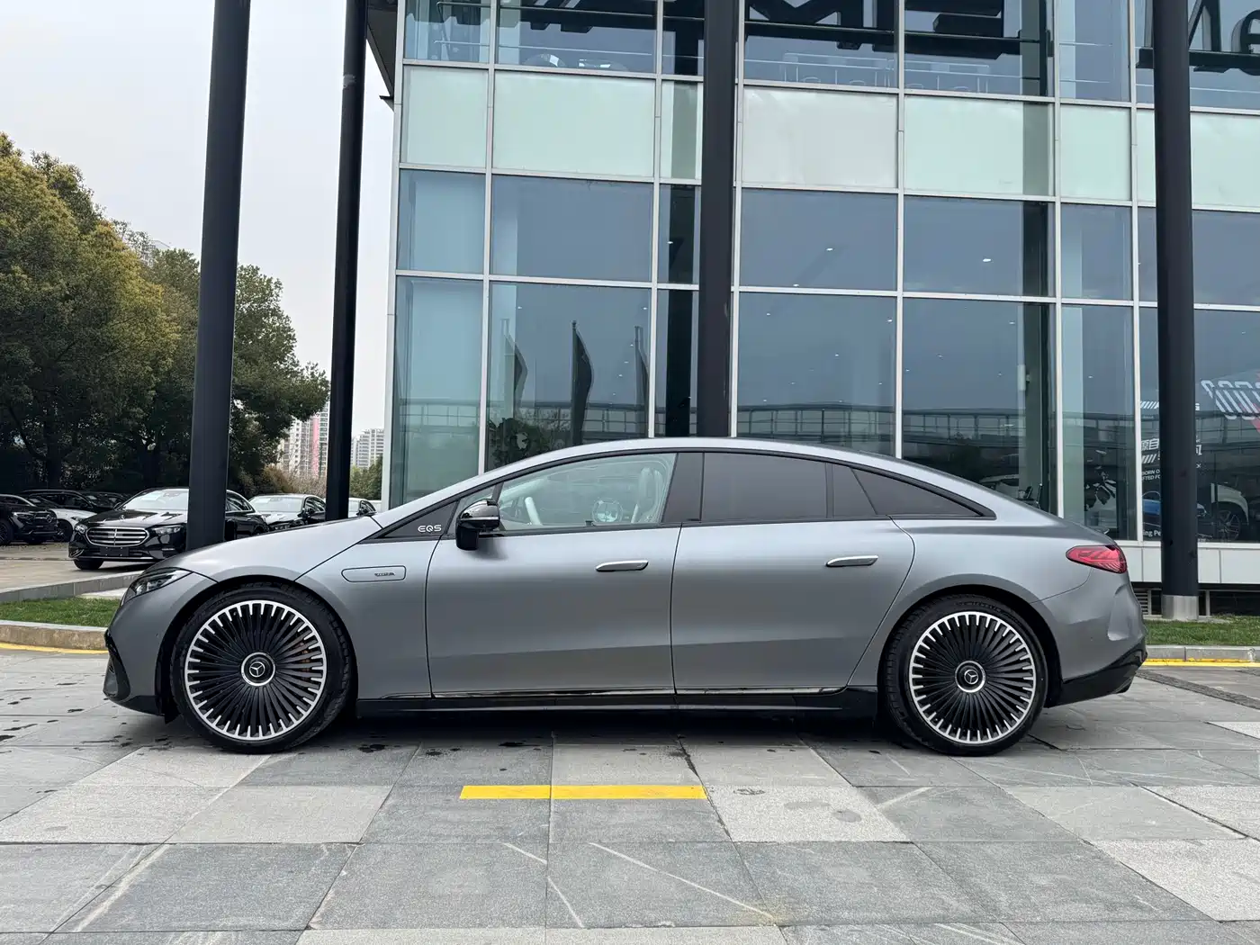 MERCEDES-BENZ EQS AMG