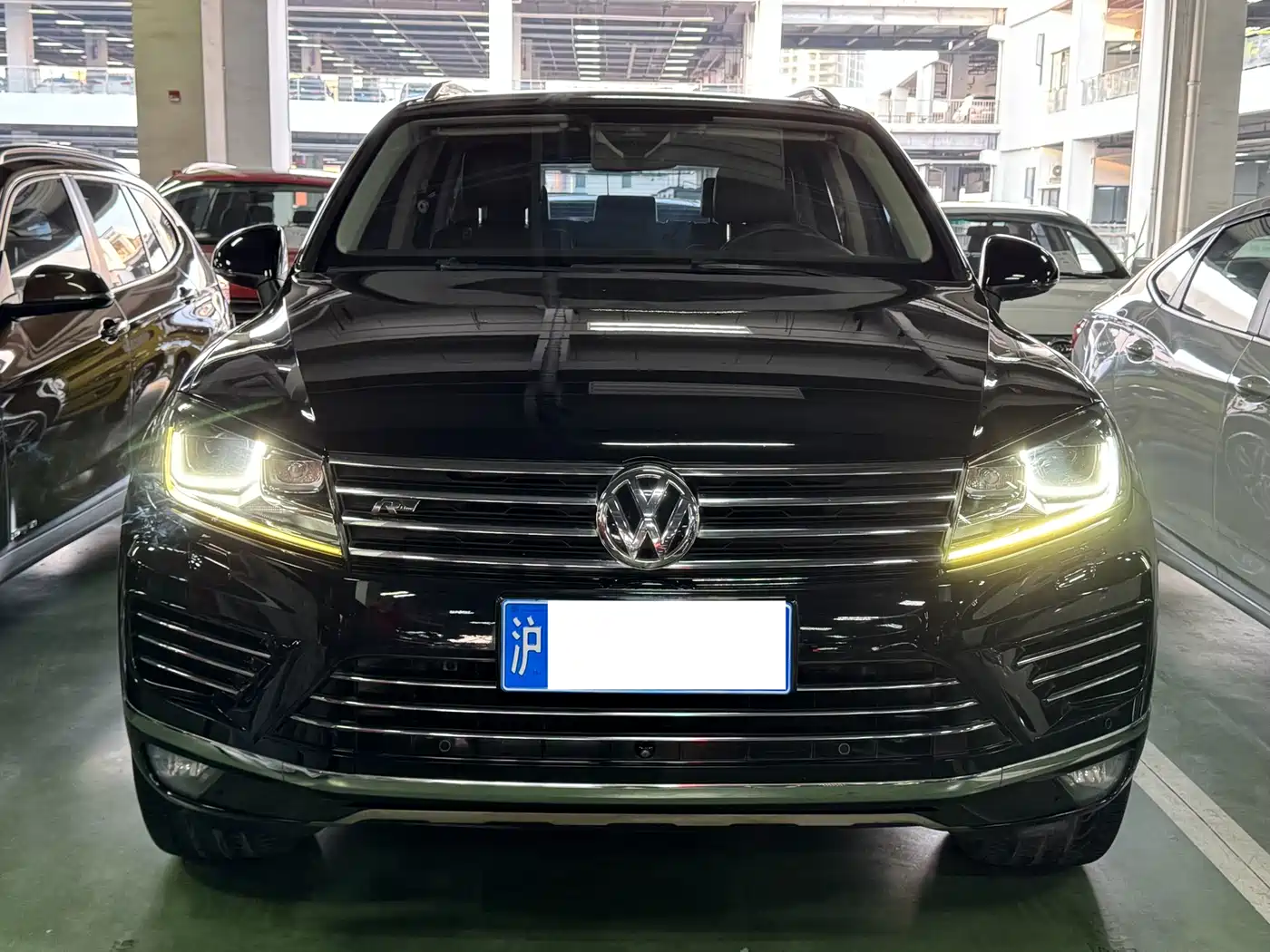 Volkswagen Touareg 2017 3.0TSI R-Line Summit Edition фото 2