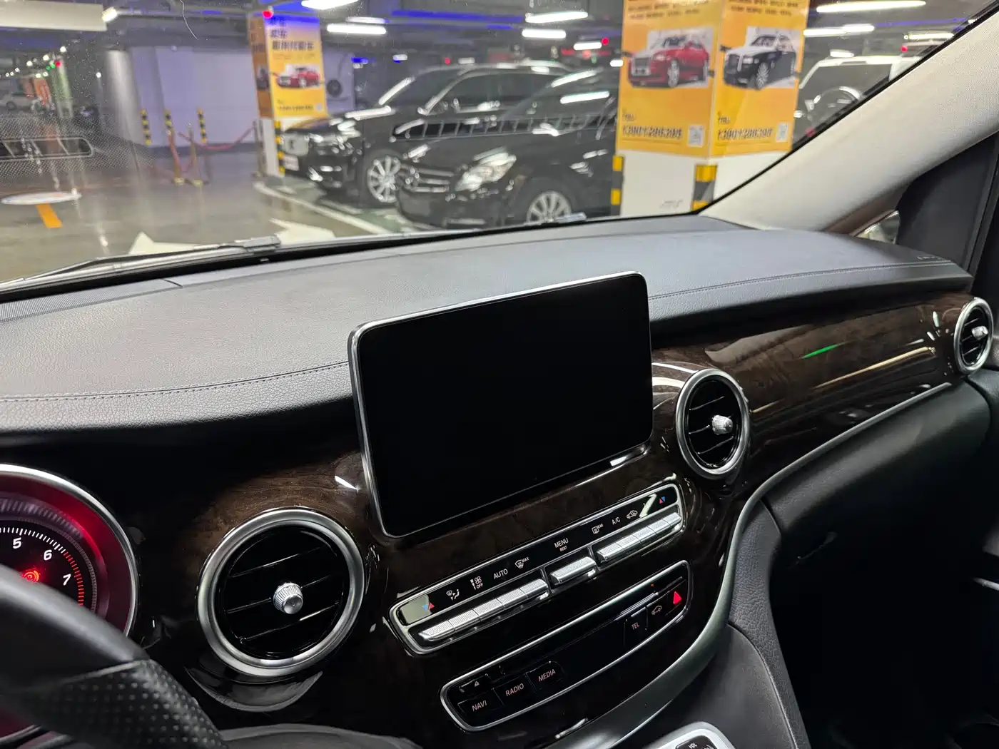 Mercedes-Benz V-Class 2018 V 260 L Premium Long Version China V фото 57