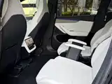 Photo 6 - Tesla Model Y L