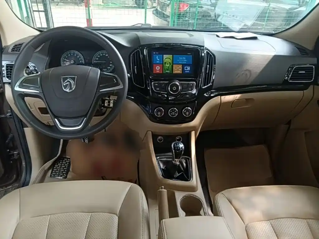 Baojun 730 2015 2015 1.8L Manual Comfort ESP Edition 7-seater