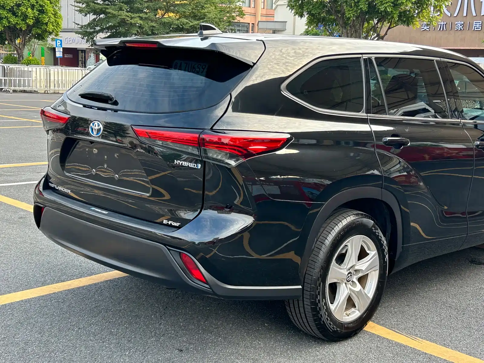 Photo 11 - Toyota Highlander