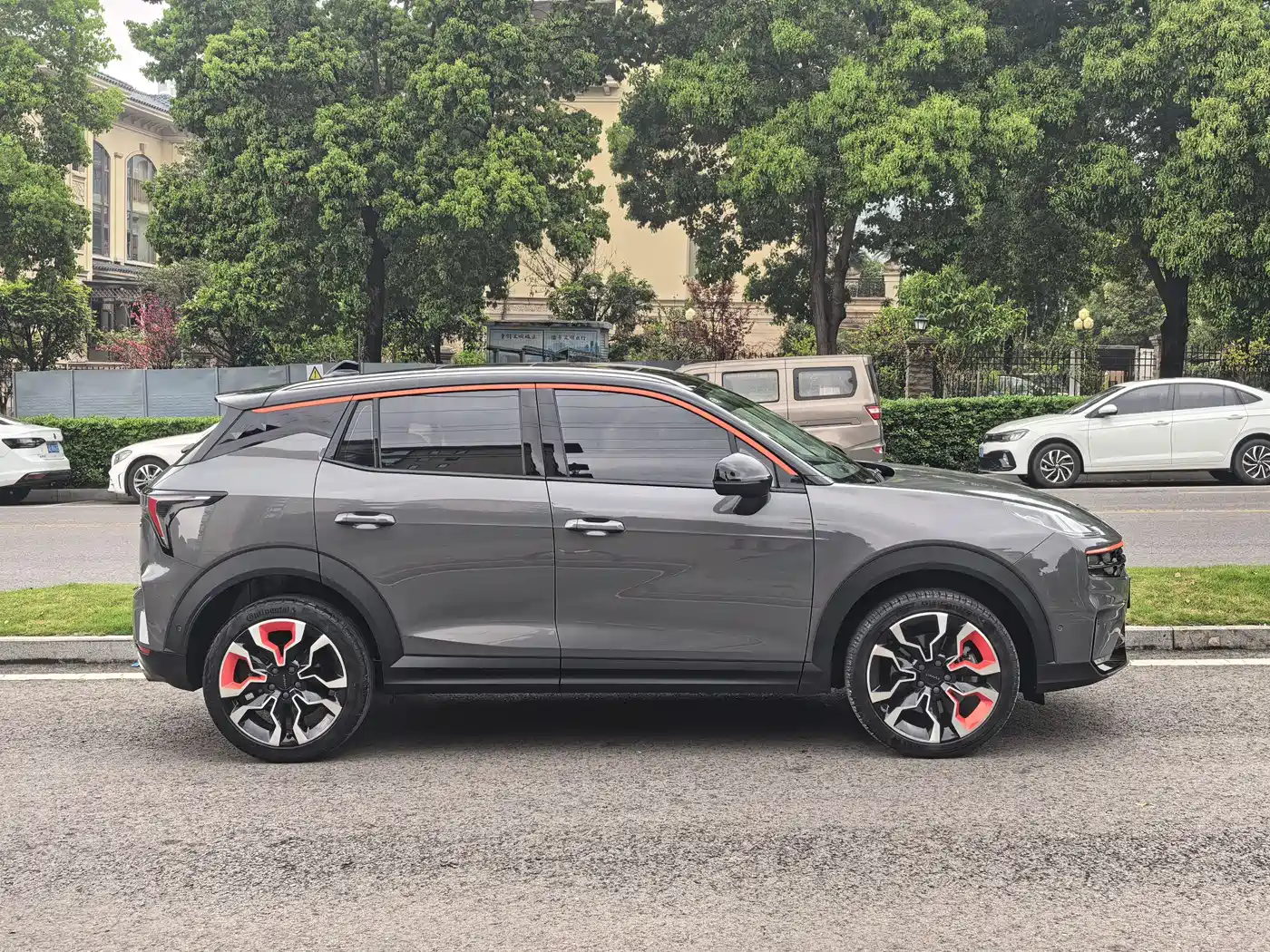Lynk & Co 06 2020 1.5T Halo фото 4