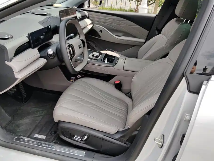 Geely Galaxy Galaxy Xingyao 8 2026 2025 130km EM-i Premium Edition