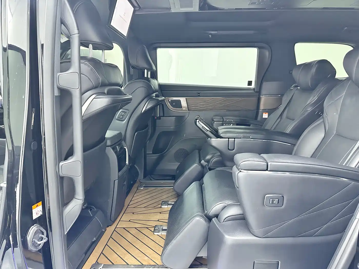Toyota Alphard 2024 Hybrid 2.5L Prestige Edition фото 11