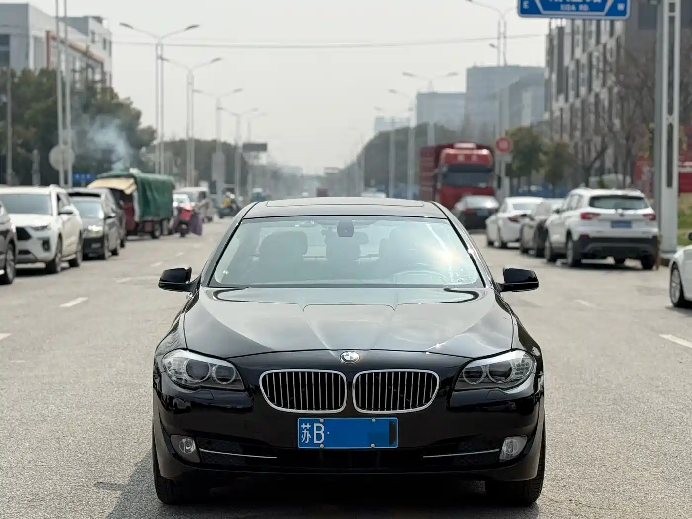 BMW 5 Series 2012 523Li Luxury фото 2