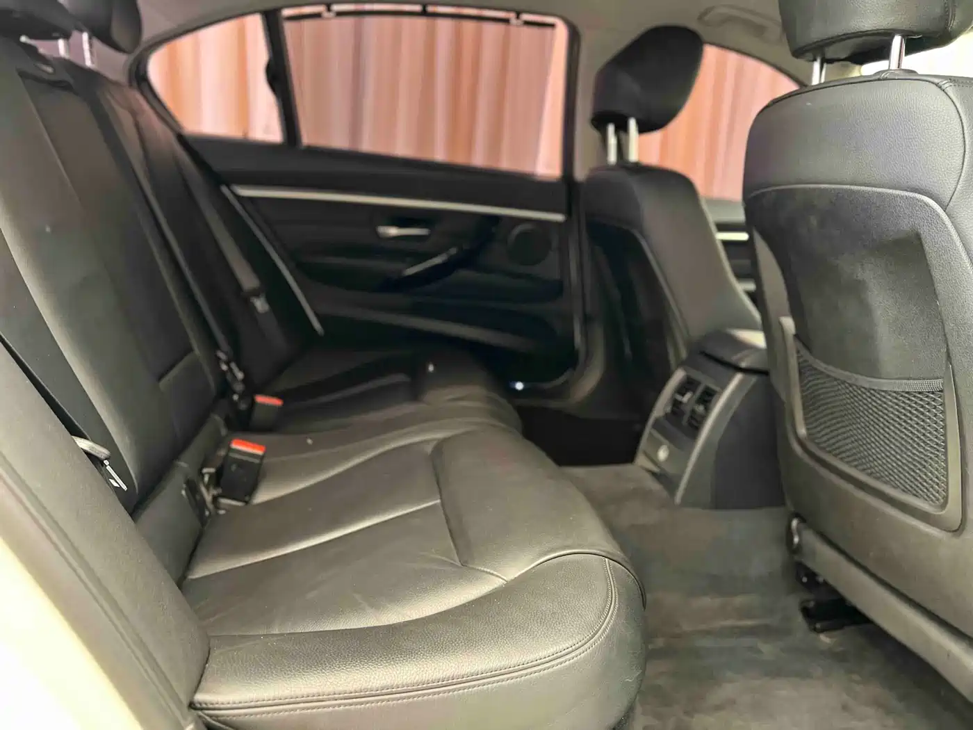 BMW 3 Series 2017 330Li M Sport фото 25
