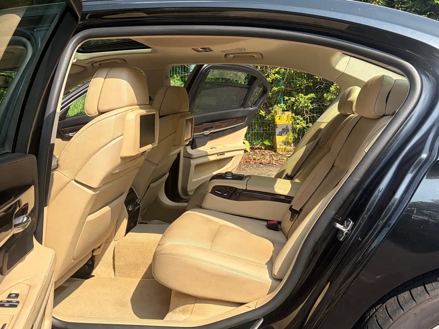 Photo 9 - BMW 7 Series