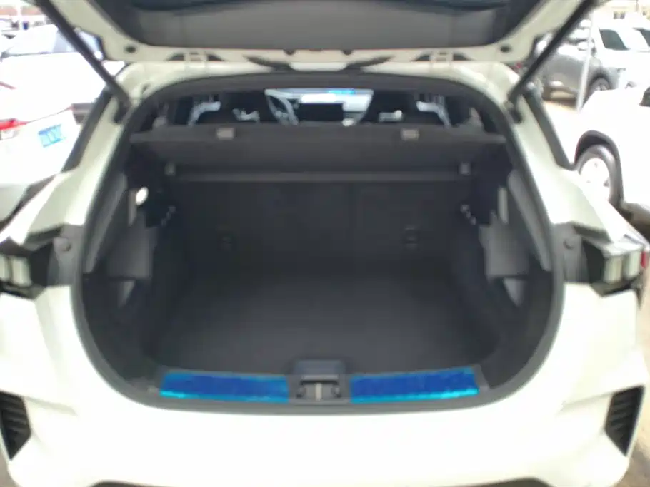 Lynk & Co 06 2023 Remix 1.5T Power Halo фото 4