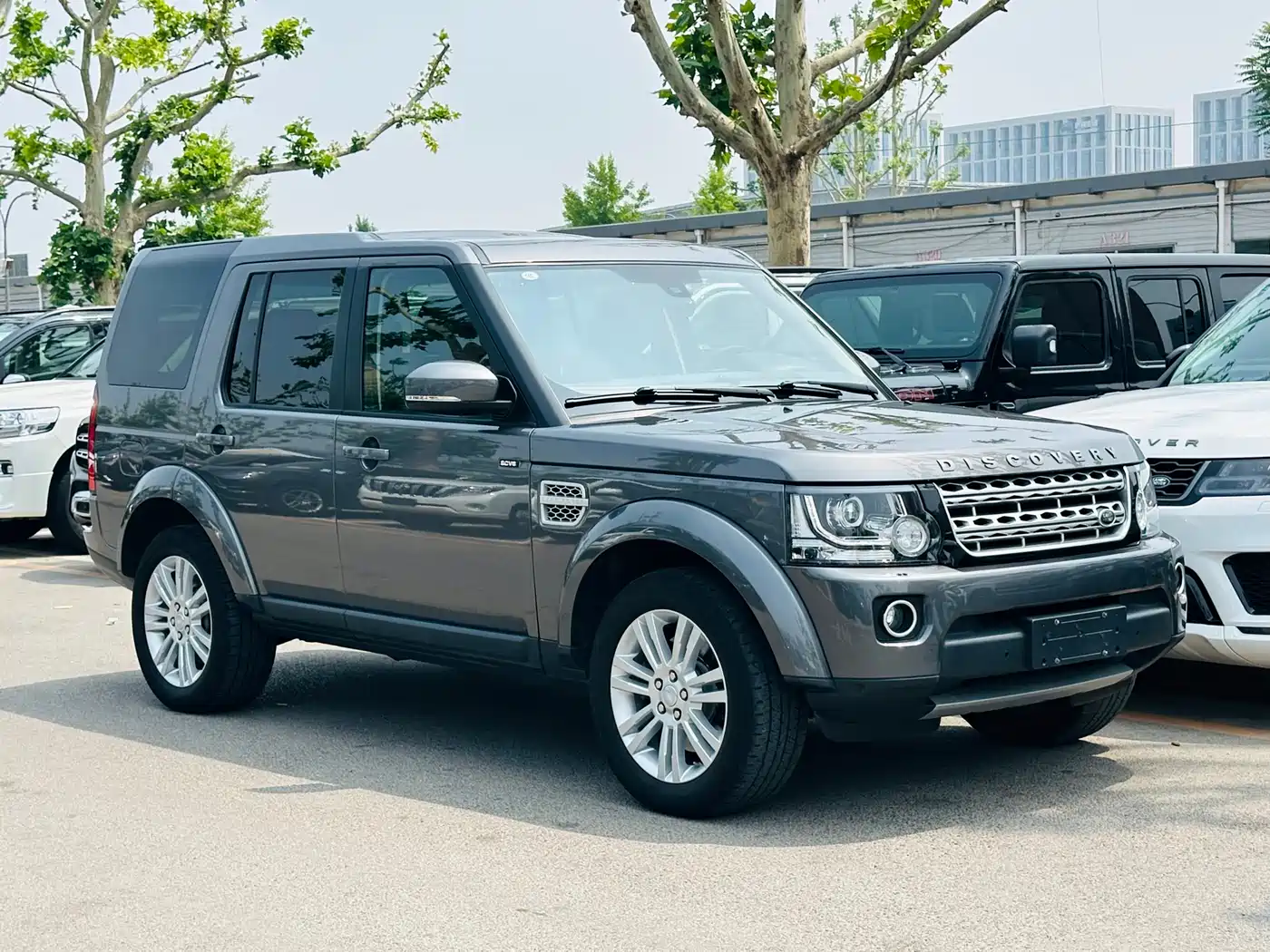 Land Rover Discovery 2016 3.0 SC V6 HSE фото 3