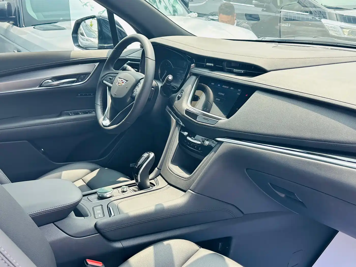 Cadillac XT6 2022 2.0T 6-Seater 4WD Trend Edition фото 24