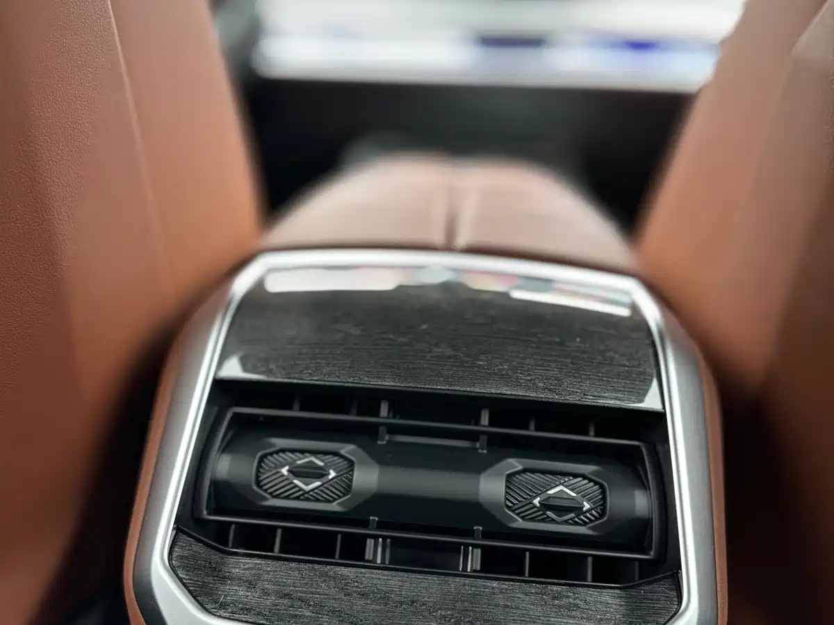 BMW 7 Series 2023 Facelift 740Li Exclusive M Sport Package фото 28
