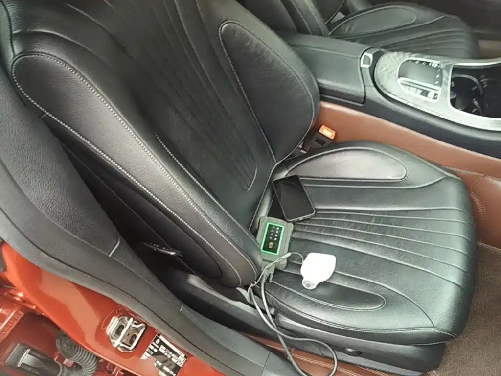 Photo 25 - Mercedes-Benz CLS