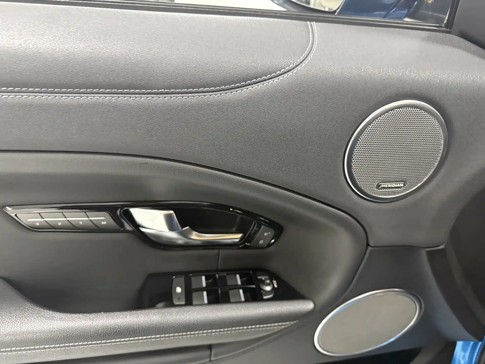 Photo 8 - Land Rover Range Rover Evoque