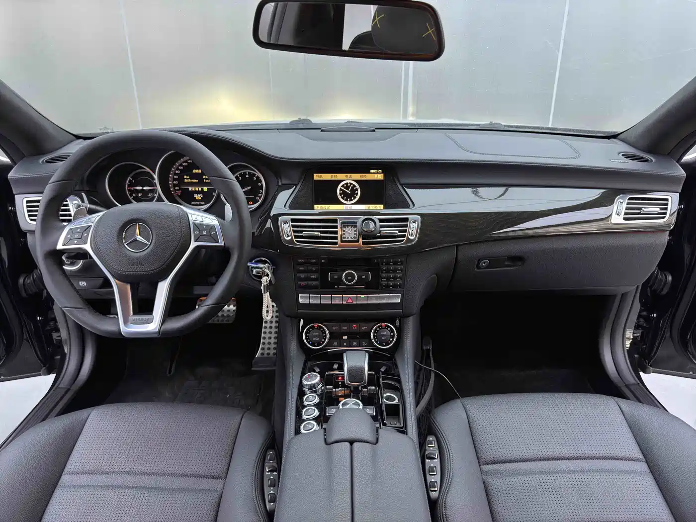 Mercedes-Benz CLS AMG 2012 AMG CLS 63 фото 14