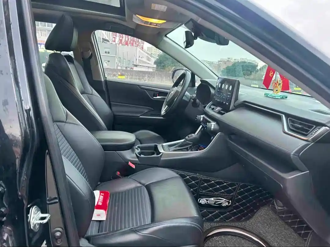 Toyota Wildlander 2020 2.0L CVT 2WD Tech Edition фото 8