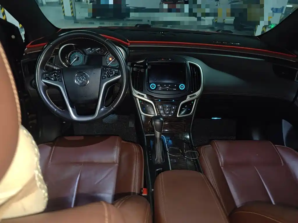 Фото 13 - Buick LaCrosse