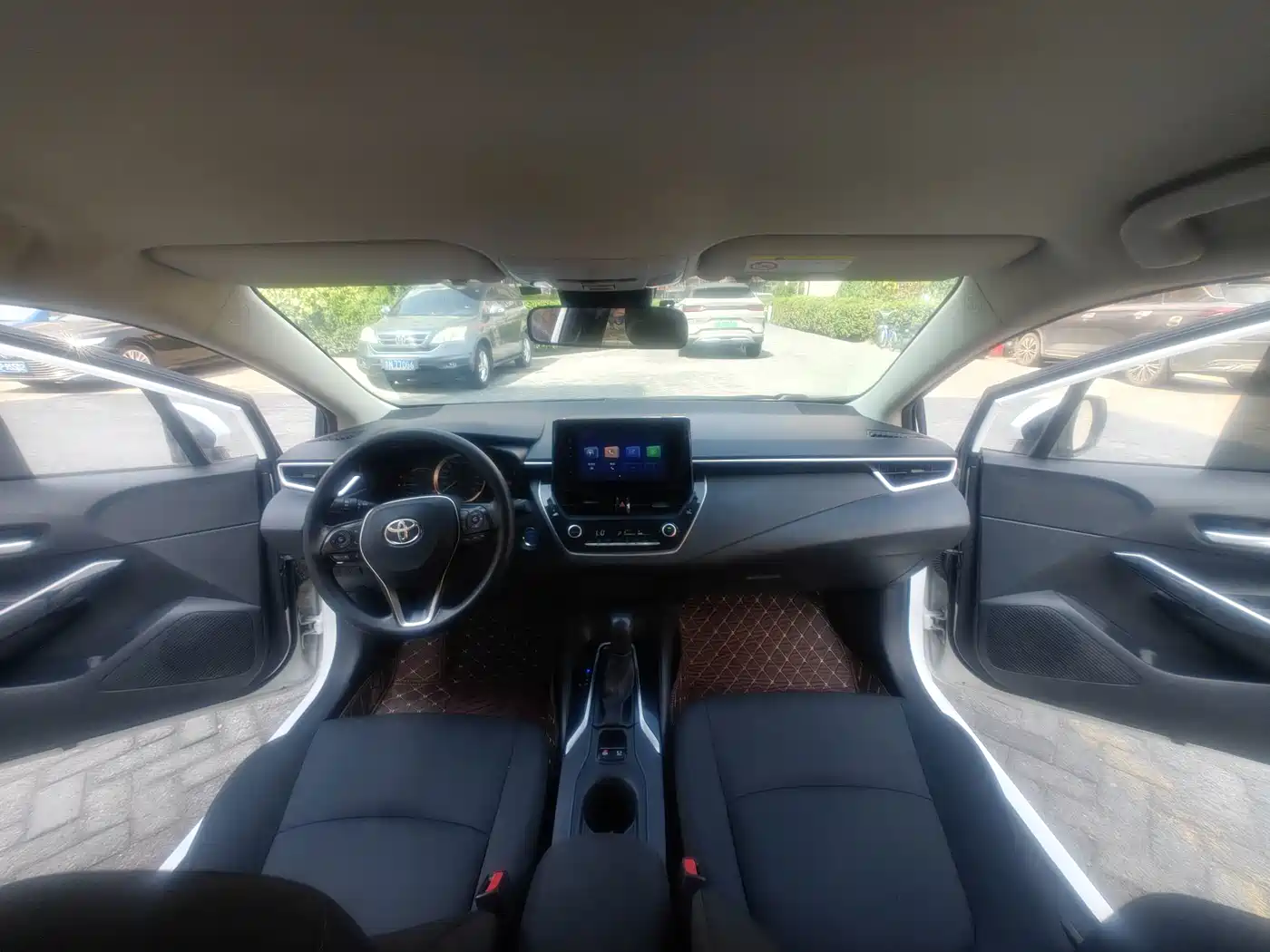 Фото 9 - Toyota Corolla