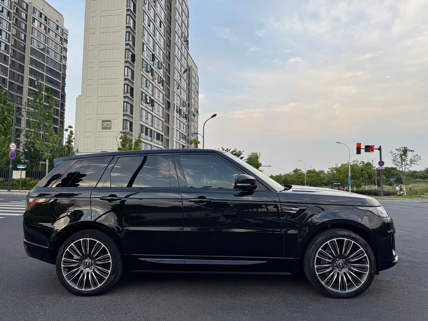 Land Rover Range Rover Sport PHEV 2019 P400e HSE фото 4