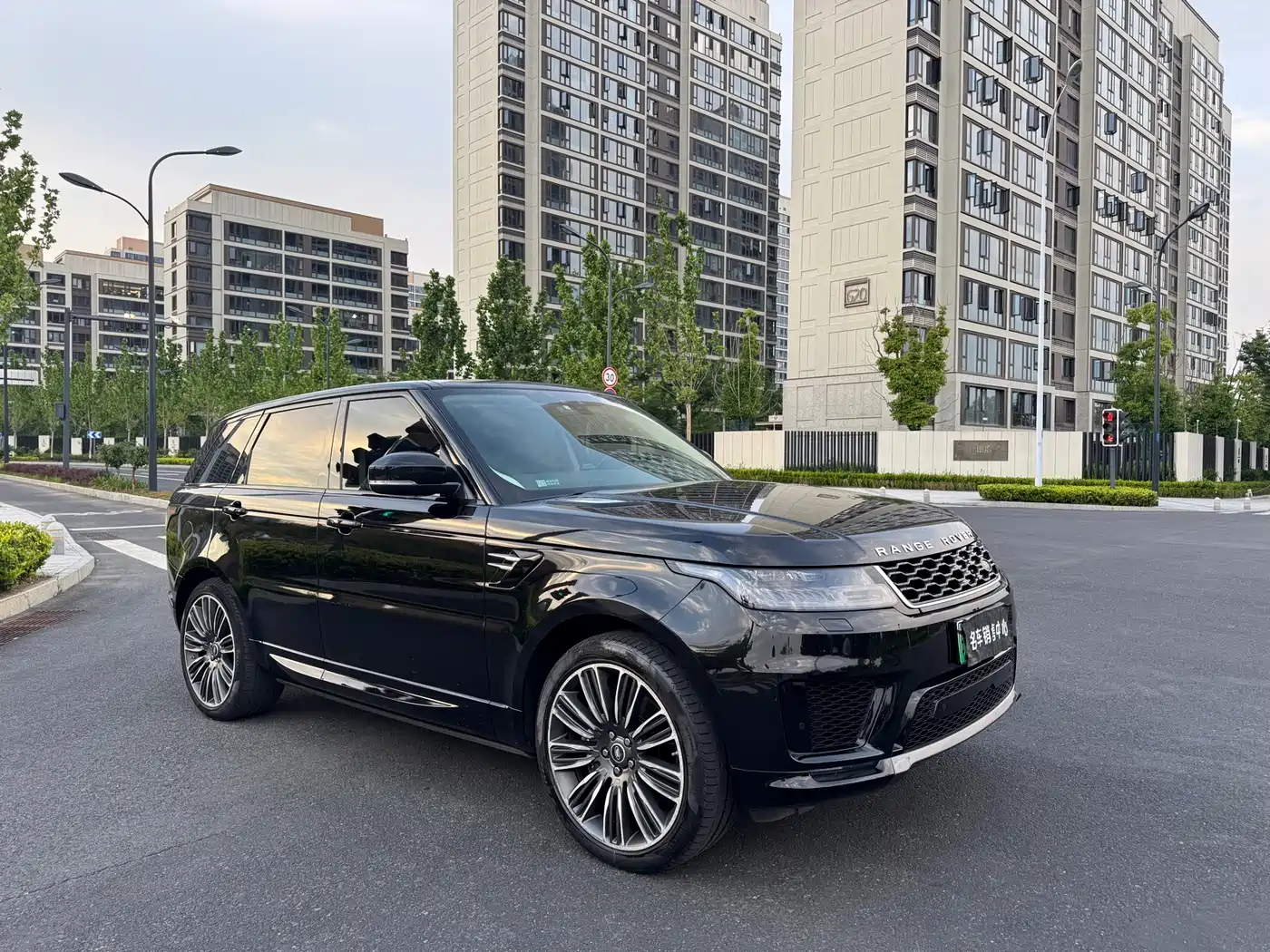 Land Rover Range Rover Sport PHEV 2019 P400e HSE фото 3