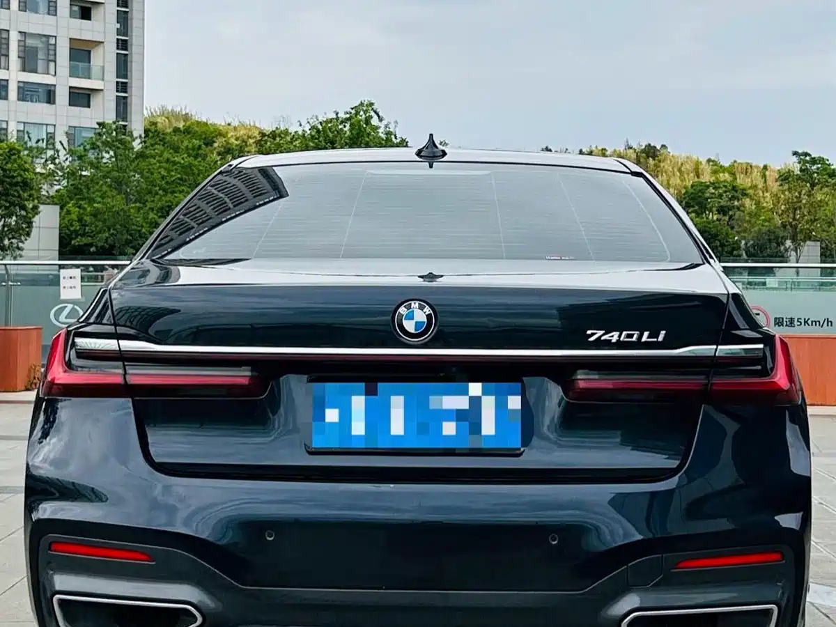 BMW 7 Series 2021 Model 740Li Leading M Sport Package фото 6