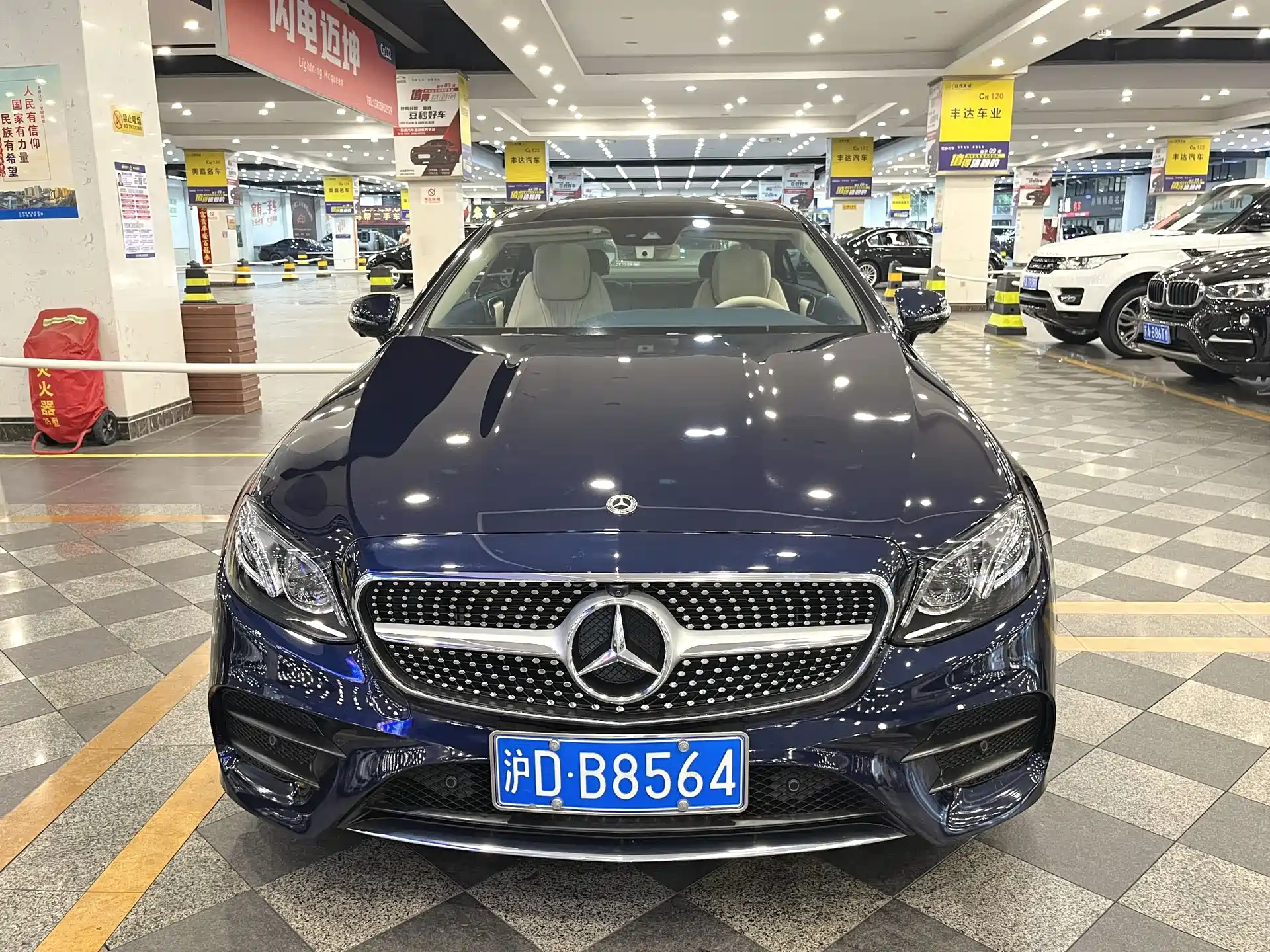 Фото 5 - Mercedes-Benz E-Class (Import)