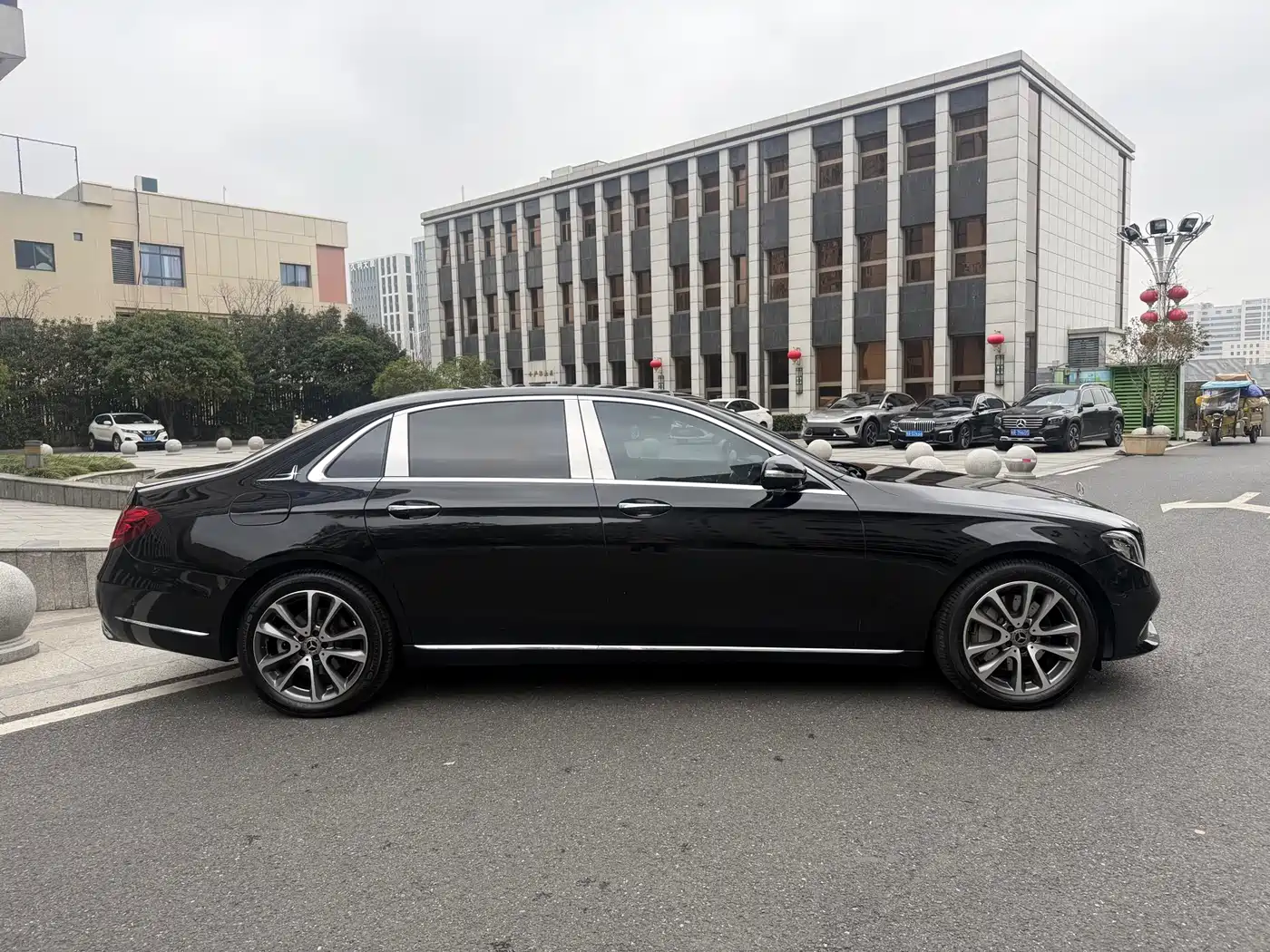 Mercedes-Benz E-Class 2019 E 300 L Fashion фото 4