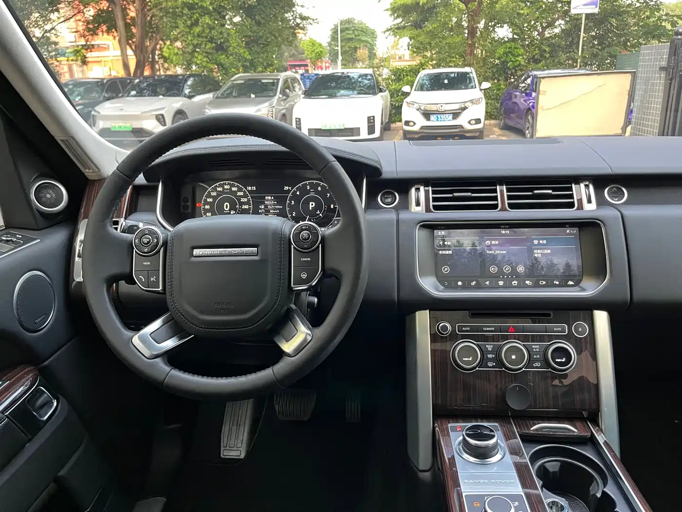 Land Rover Range Rover 2017 3.0 SC V6 Vogue LWB (Long Wheelbase) фото 16