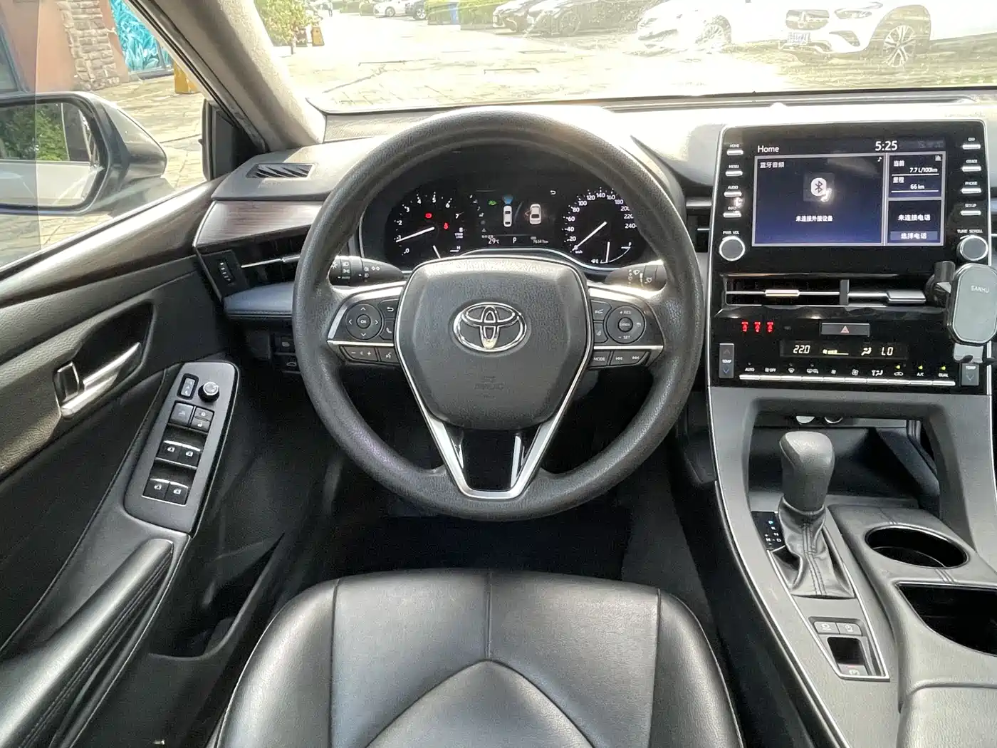 Toyota Avalon 2022 2.0L Progressive Edition фото 8