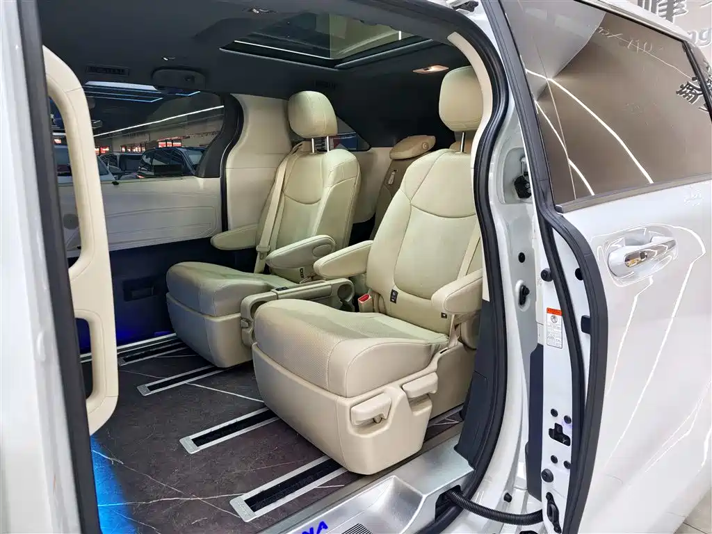 Toyota Granvia 2023 2.5L Hybrid Prestige PLUS Edition фото 10