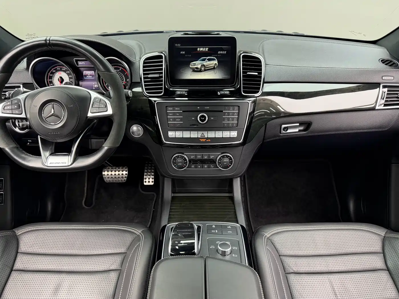 Mercedes-Benz GLS AMG 2017 AMG GLS 63 4MATIC фото 7