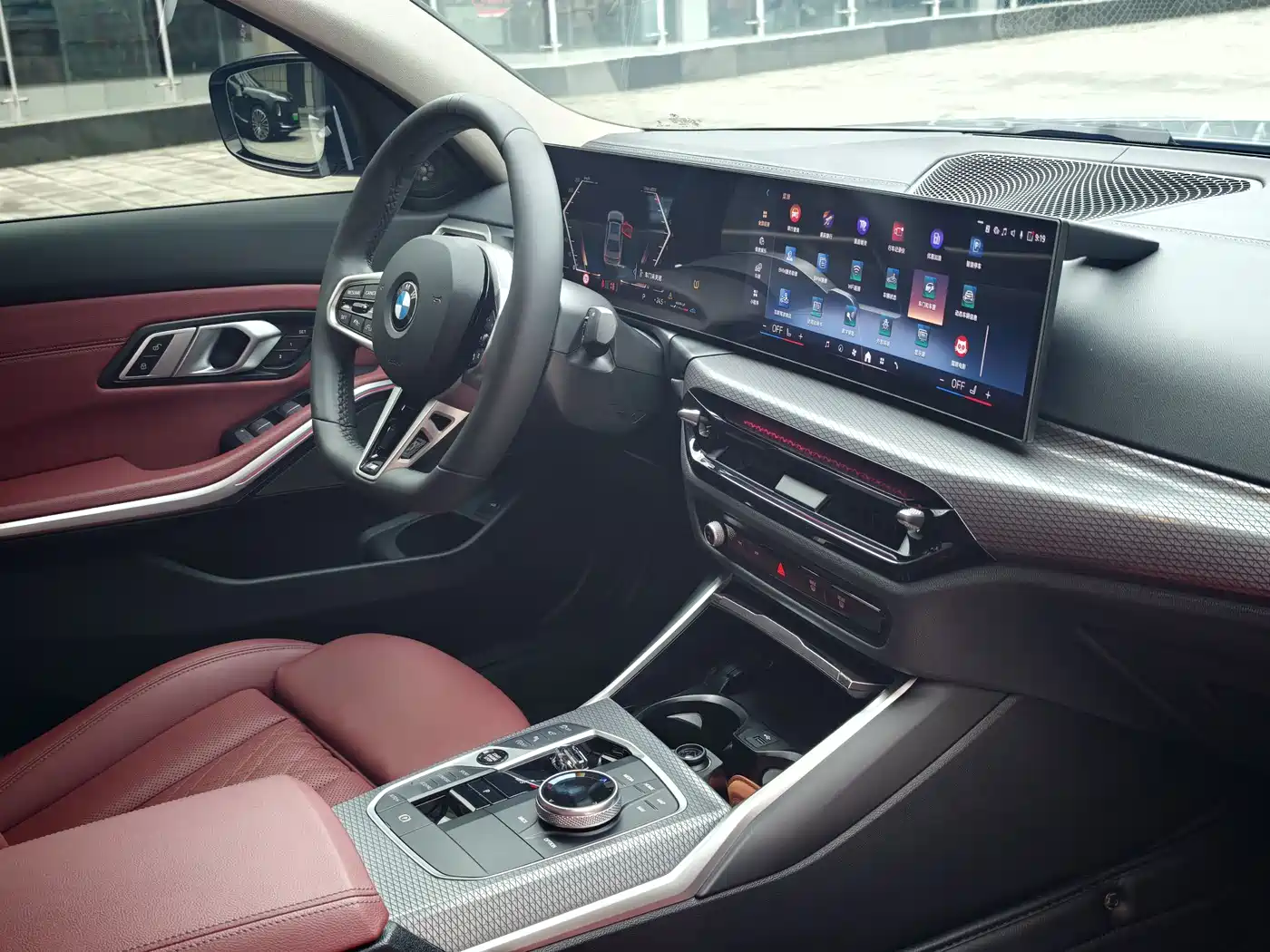 BMW 3 Series 2025 330Li M Sport Night Edition фото 20
