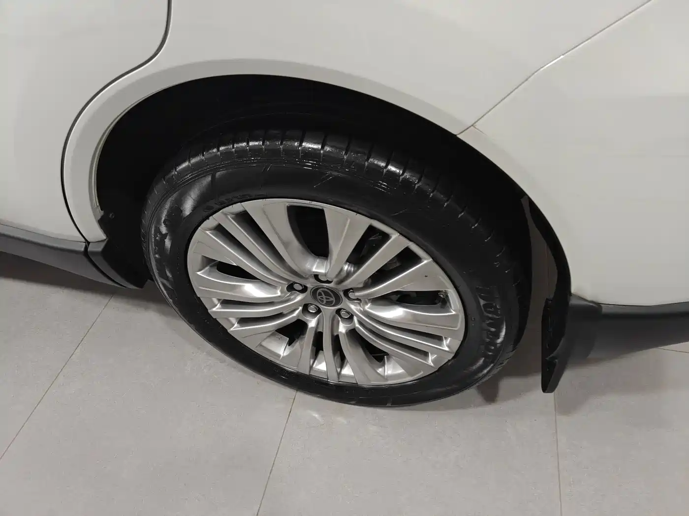 Toyota Lingfang HARRIER 2022 2.0L CVT 2WD Premium Edition фото 17