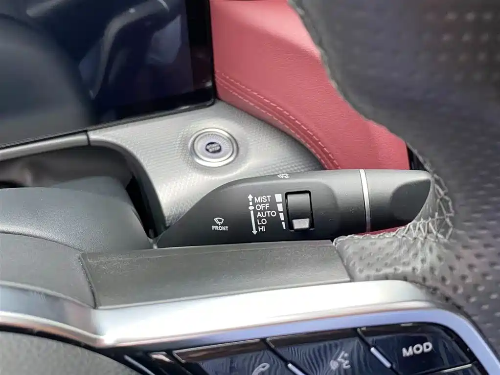 Hongqi H5 2023 2.0T Auto Smart Connect Flag Comfort фото 18