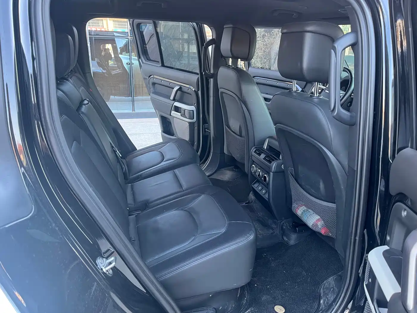 Land Rover Defender 2023 Model 110 3.0T P400 Dark Special Edition фото 5