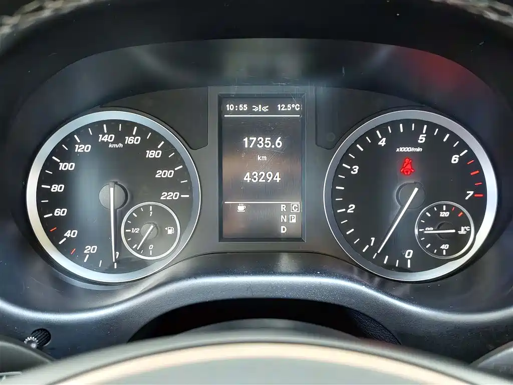 Mercedes-Benz Vito 2021 2.0T Business Edition 7-seater фото 13