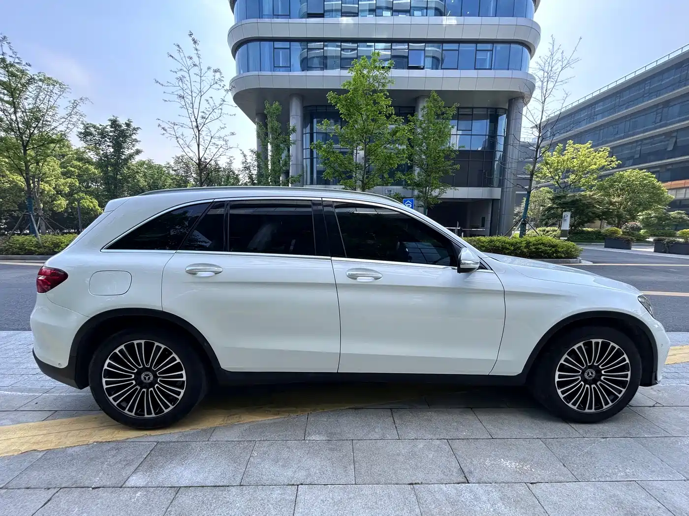 Mercedes-Benz GLC 2019 GLC 260 4MATIC Dynamic фото 8