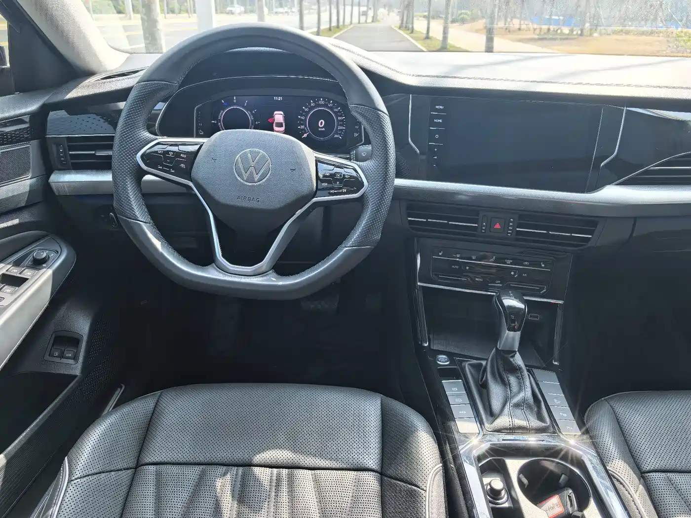 Volkswagen Passat New Energy 2022 430PHEV Hybrid Luxury Edition фото 21