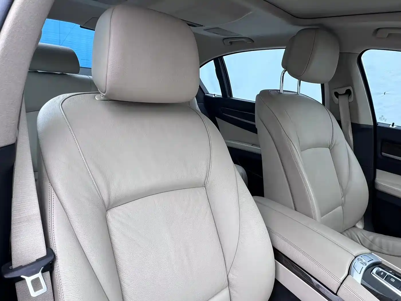 BMW 7 Series 2011 730Li Elegance фото 17