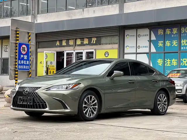 LEXUS ES