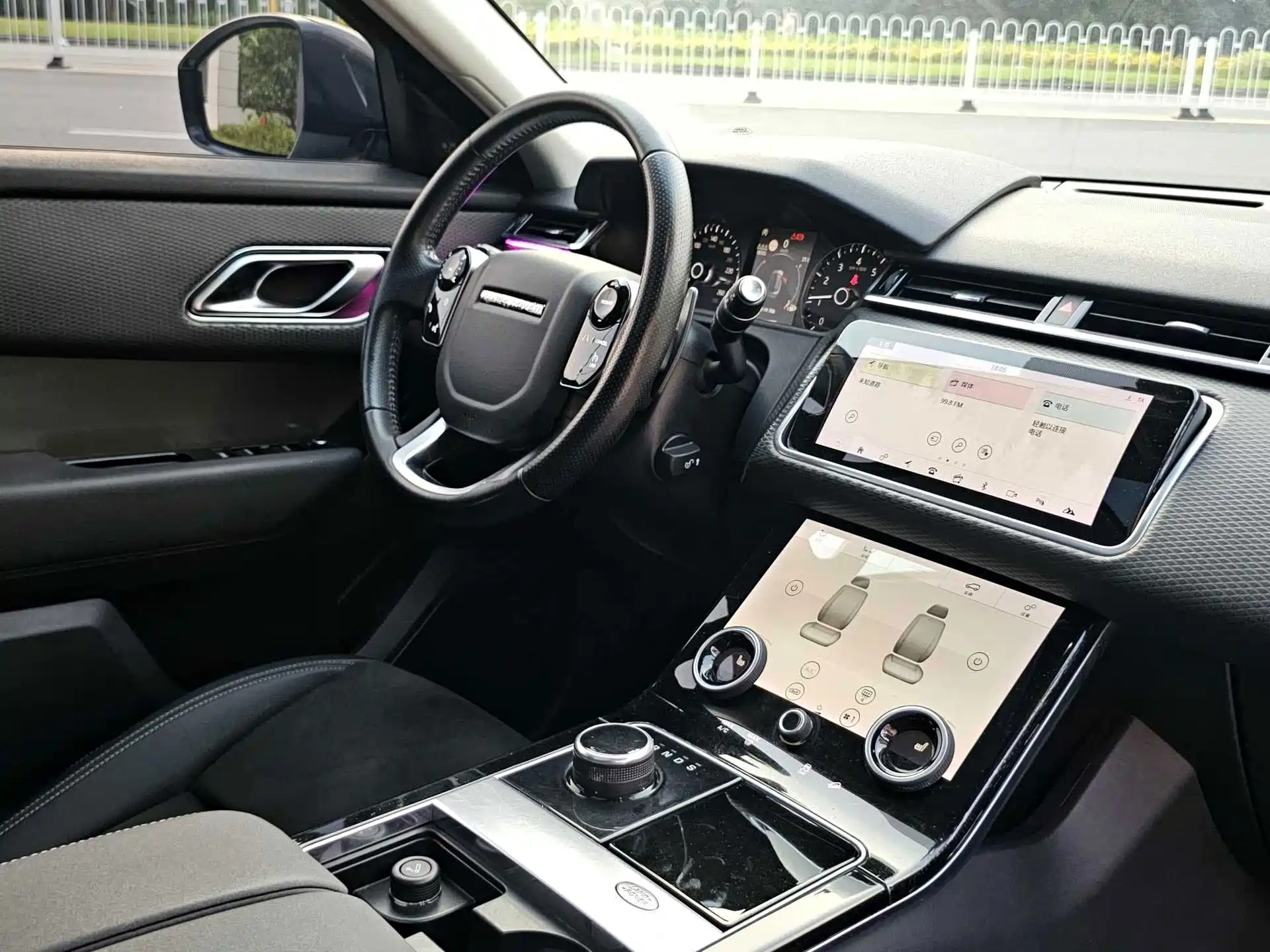 Фото 24 - Land Rover Range Rover Velar