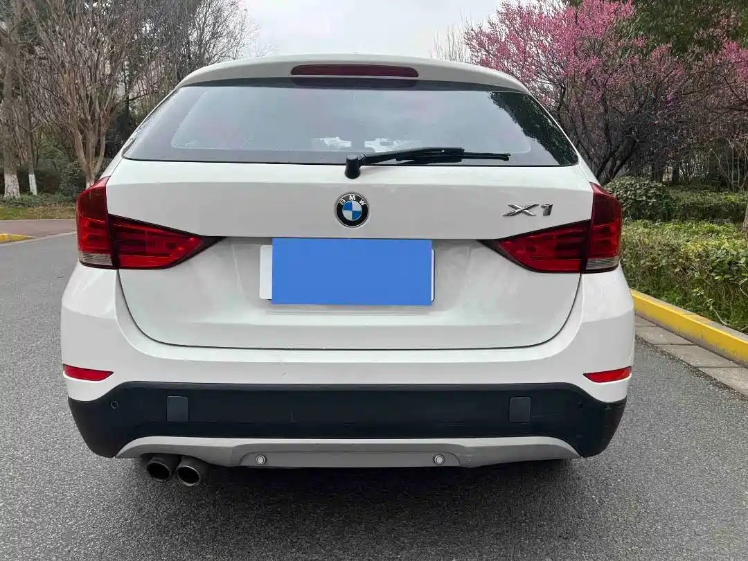 BMW X1 2014 sDrive18i Leading Edition фото 8