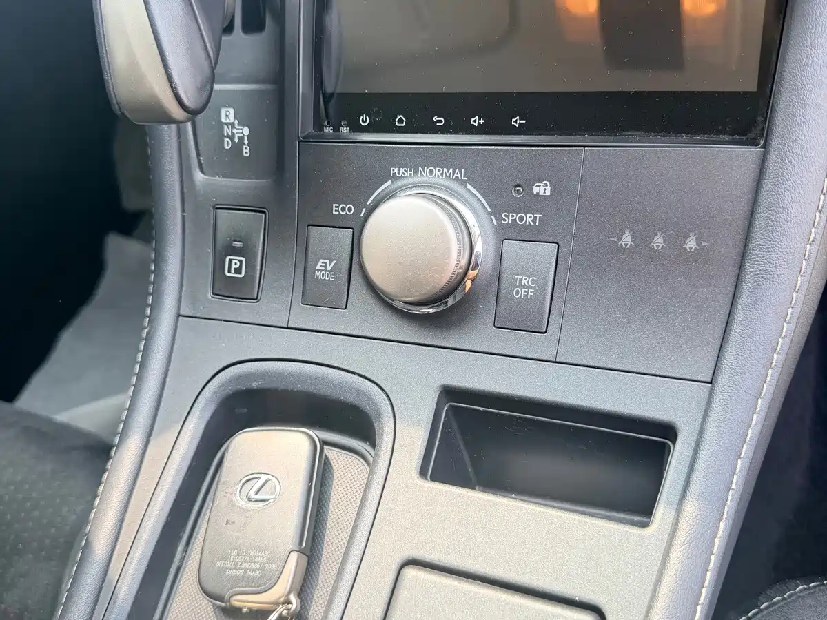 Фото 20 - Lexus CT