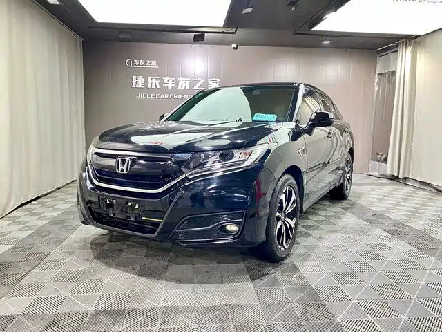 HONDA UR V