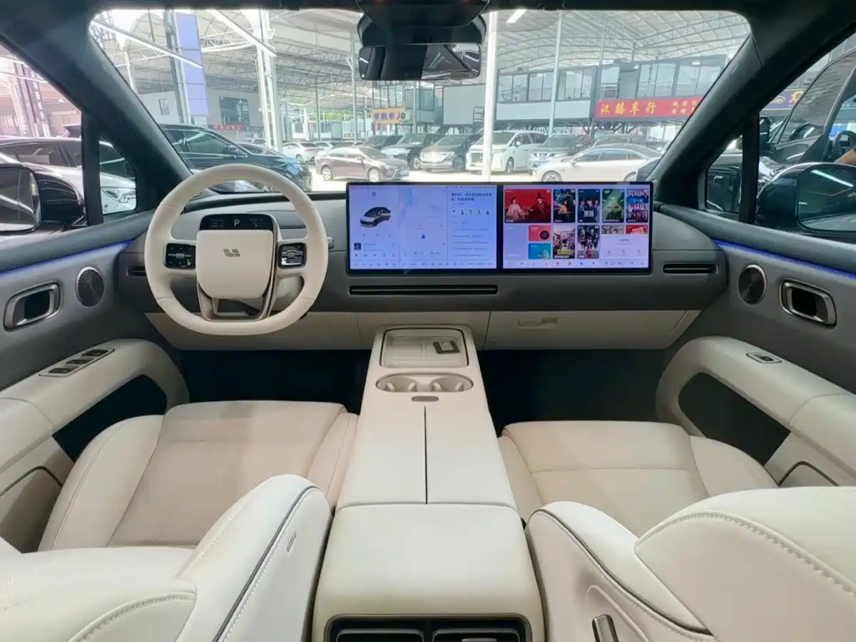Li Auto i6 2026 2025 2WD Base Model