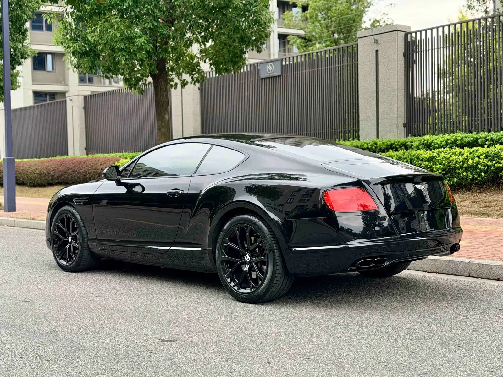 Фото 15 - Bentley Continental