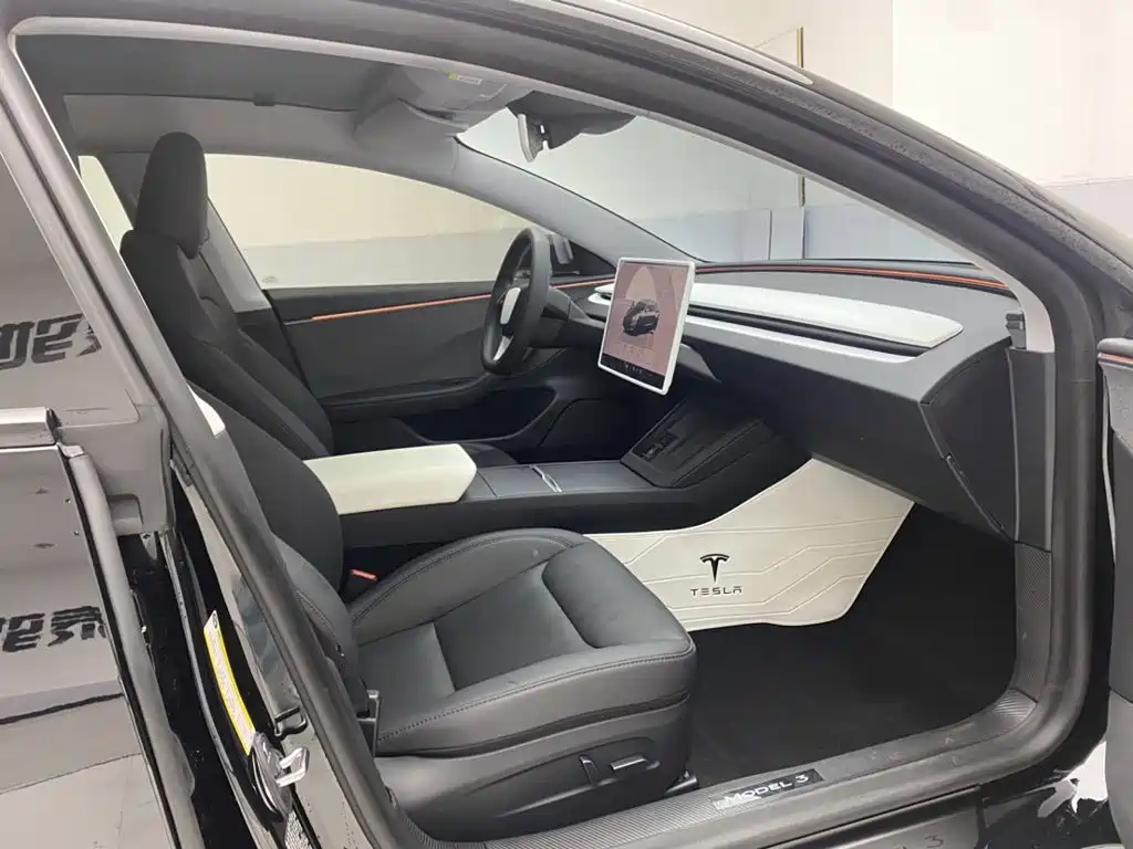 Tesla Model 3 2026 2025 Model Year Facelift Rear-Wheel Drive